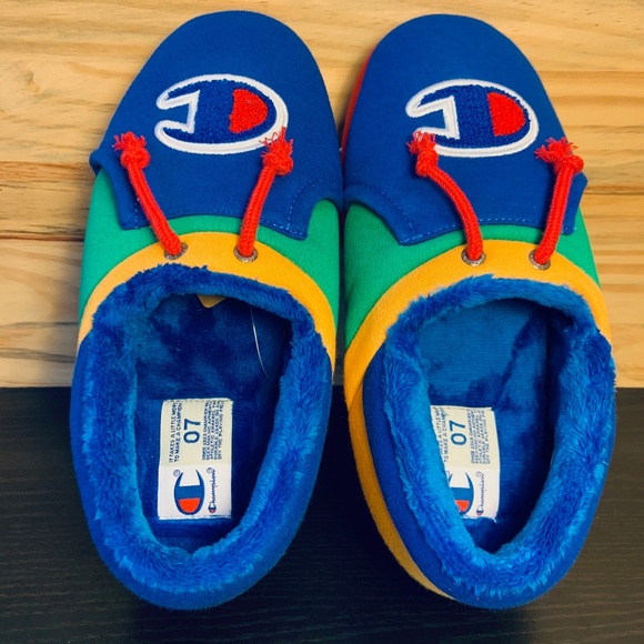 New Champion Women's University Plush Slippers - Picture 8 of 8